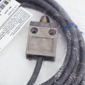 OMRON 欧姆龙 封闭式开关 D4C-6402